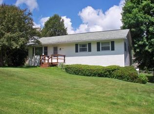 78 Meadow Ln, West Rutland, VT 05777