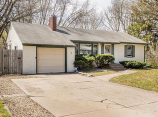1192 Eldridge Ave W, Roseville, MN 55113
