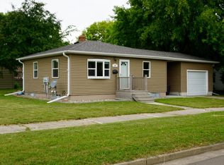 209 8th Ave NE, Valley City, ND 58072