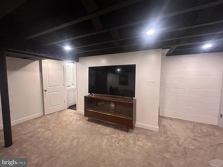 1570 Dellsway Rd — Photo 21