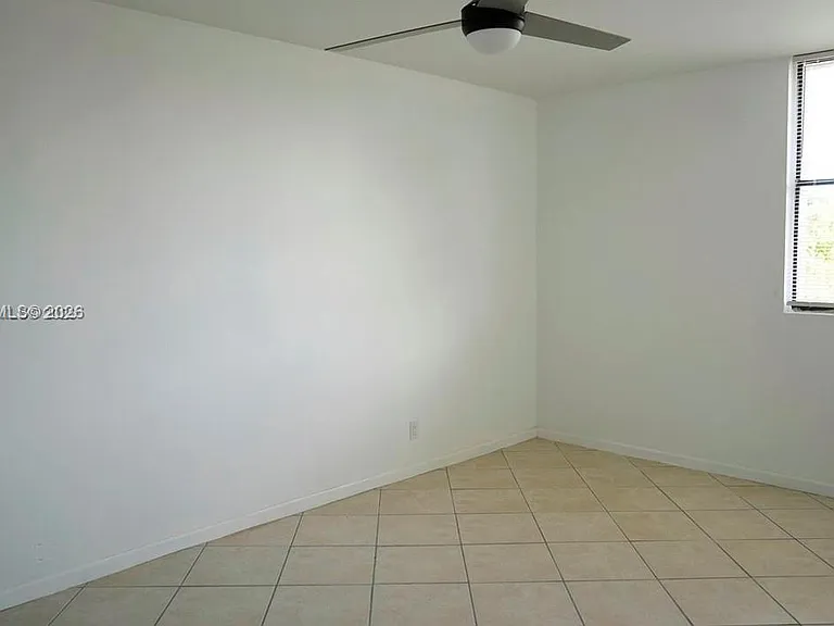 2771 Riverside Dr #405A — Photo 12