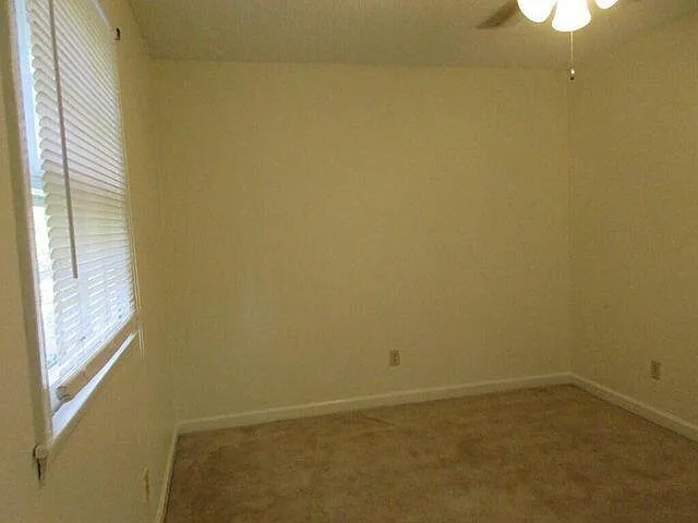 2 bed, 1.5 bath, 950 sqft, $950 — Photo 4
