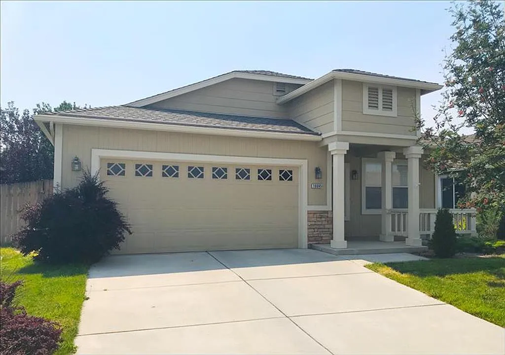 10065 Stonefield Dr photo 1