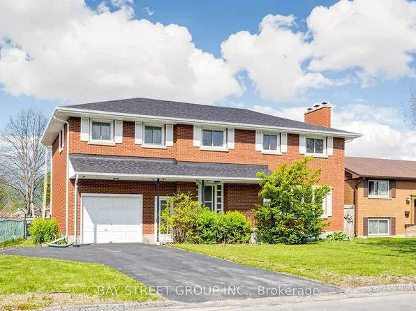 14 Machar Pl, Kingston, ON K7M 1L6