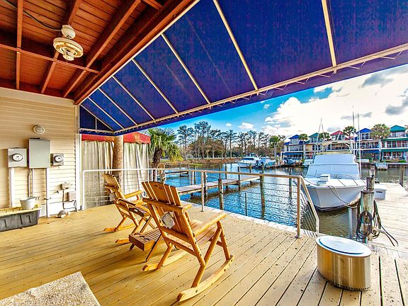 3rd image of 3031 Barrow St APT 6