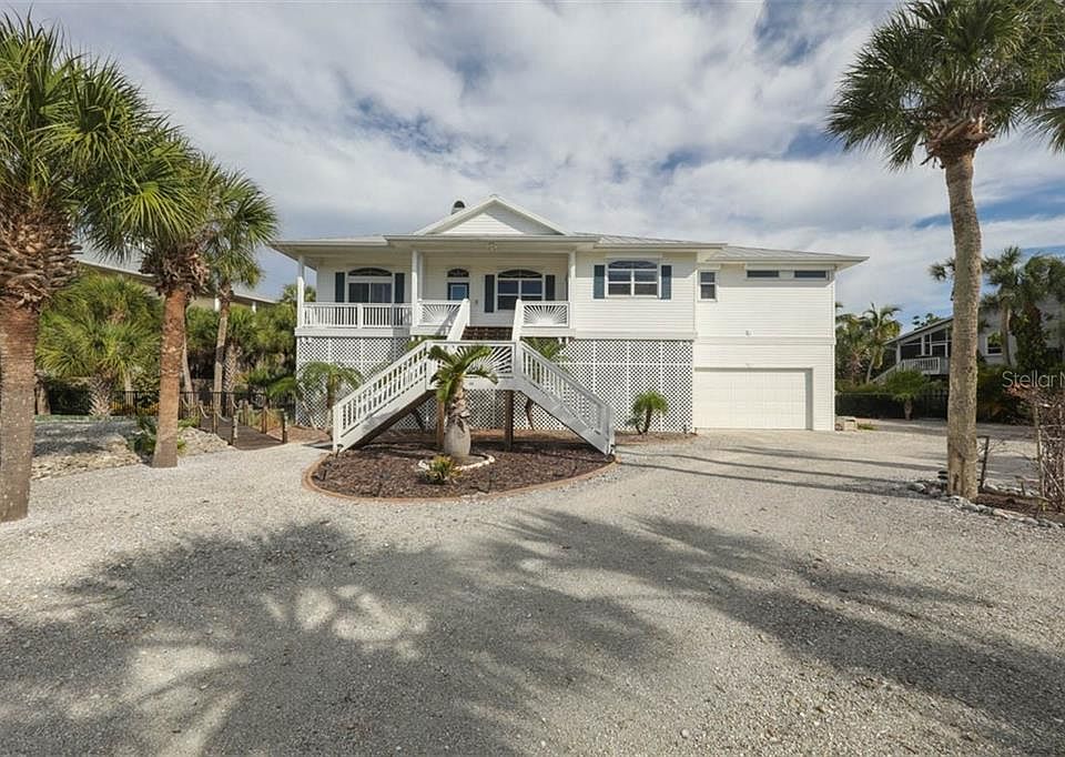 1st image of 44 Palm Dr