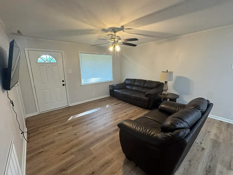 114 Garden Ln — Photo 6