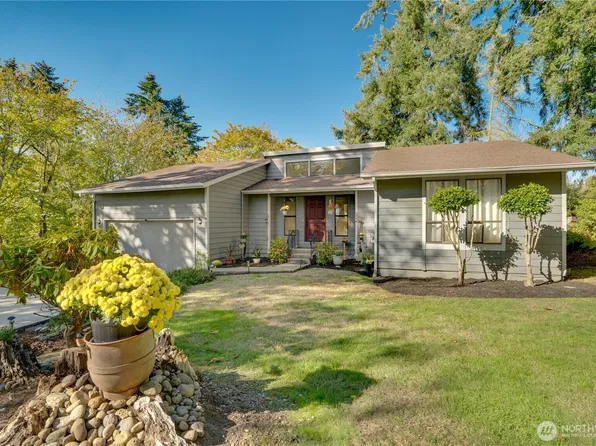 907 Powell Street, Steilacoom, WA 98388
