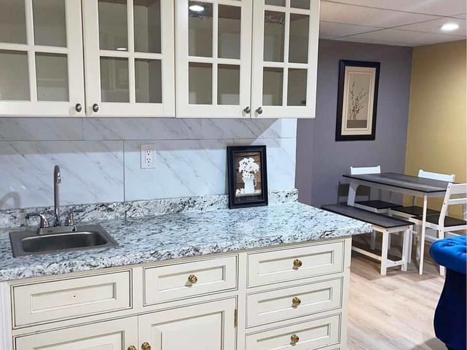 1st image of 211 Sunbury St #1