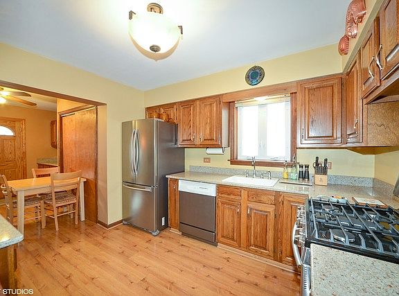 5th image of 4815 N McVicker Ave