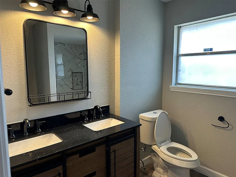 4821 Burning Tree Dr — Photo 16