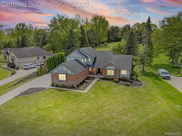 69075 Brookhill Dr, Romeo, MI 48065