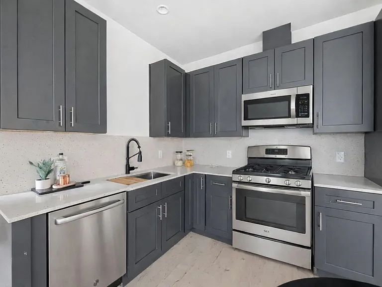 1709 Maple Ave #2B — Photo 26