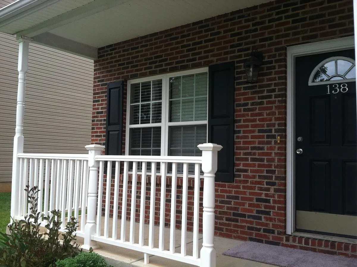 3 bed, 2.5 bath, 1300 sqft, $1,850 — Photo 3