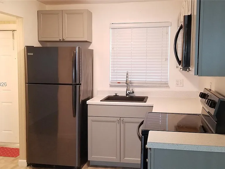 8130 Sunrise Lakes Blvd #206 — Photo 3