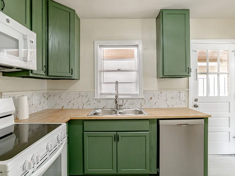 3057 Kendale Dr — Photo 7
