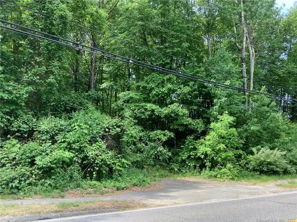 207 Tashua Road, Trumbull, CT 06611