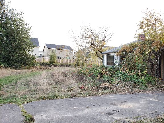 2nd image of 3241 SE 282nd Ave