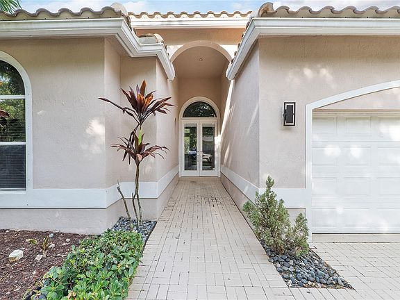 5th image of 12060 Glenmore Drive