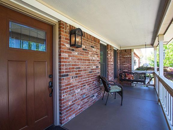 3rd image of 223 Park Forest Dr N
