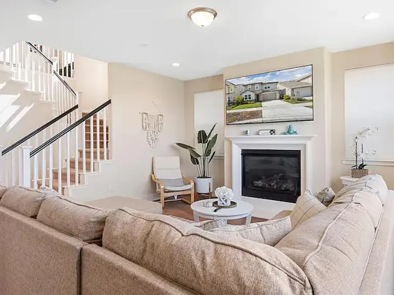 17905 Eastman Ct — Photo 7