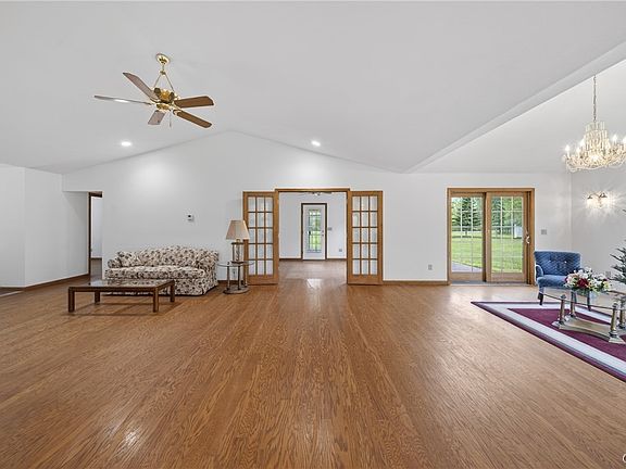 5th image of 3810 Lysander Rd