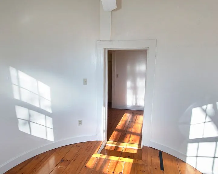 728 Central — Photo 27