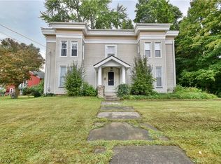 176 W Main St, Andover, OH 44003
