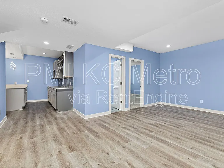 15708 Canterbury St — Photo 50