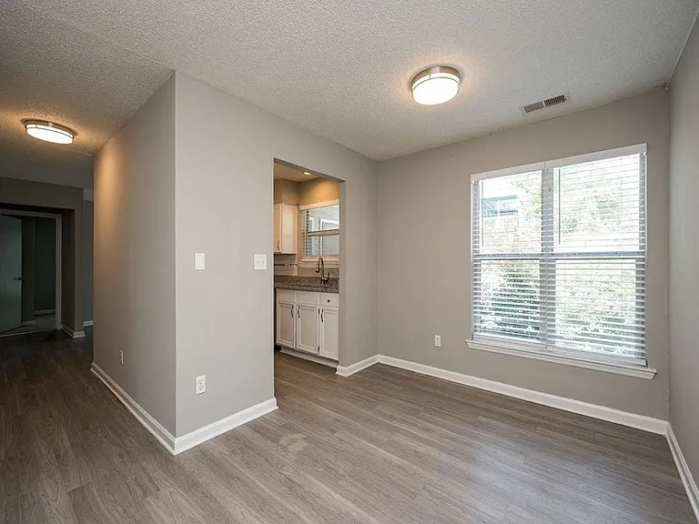 Willow Bend Apartments — Photo 2
