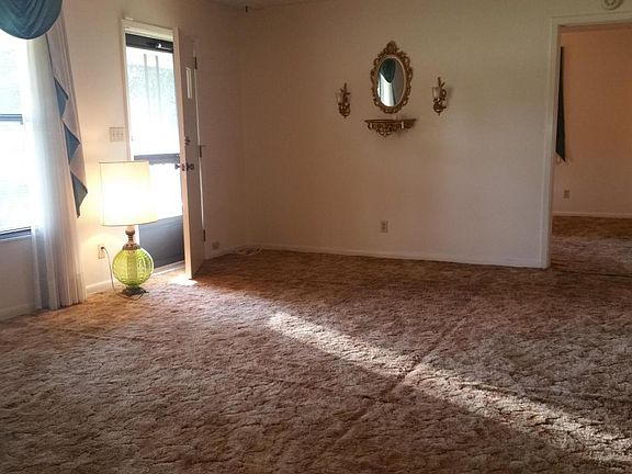 3rd image of 5549 Hillman Dr