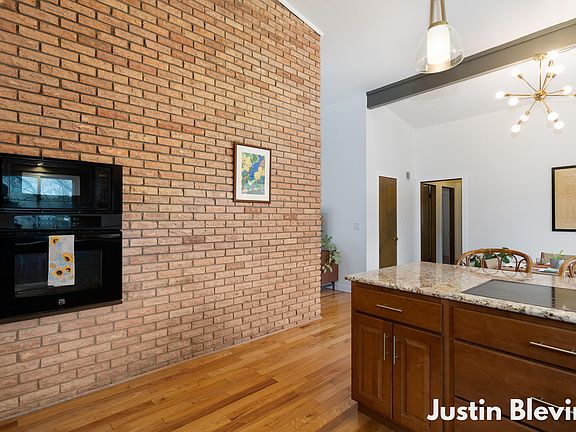 2nd image of 3054 Colchester Dr SE
