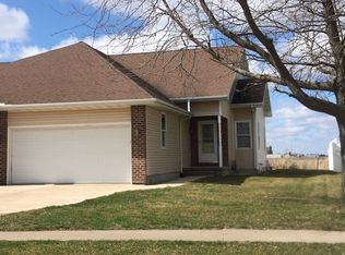 1300B Sycamore St #B, Peru, IL 61354