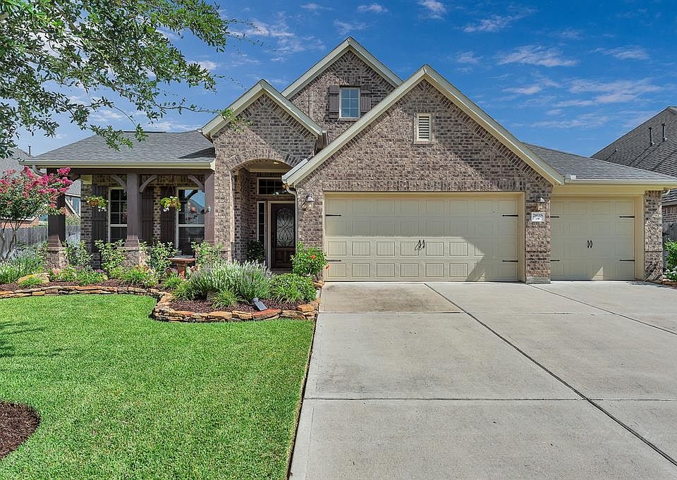 1st image of 28918 Yaupon Trace Dr
