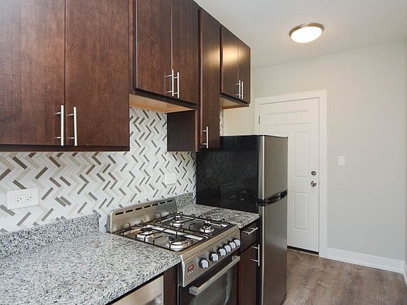 4th image of 431 W Belden Ave APT C301