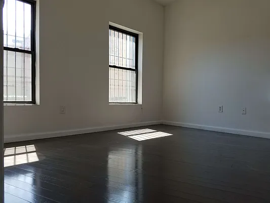 Rented by null | media 32