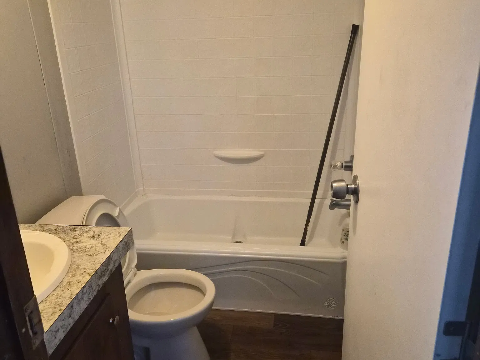 3 bed, $961 — Photo 2