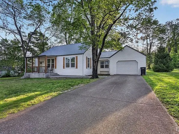 120 S Mountain St, Ironton, MO 63650