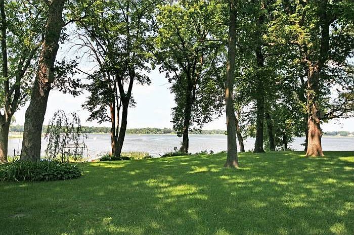 84 Feet Shoreline