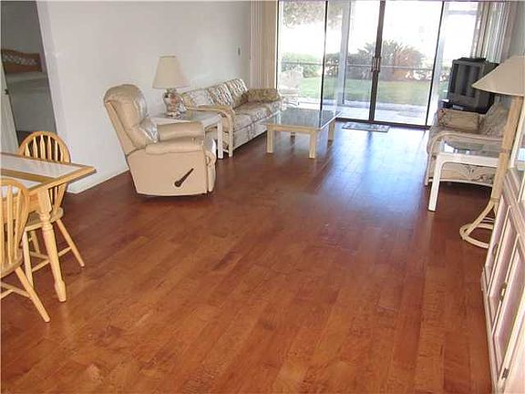 5th image of 755 Saturn St APT C103