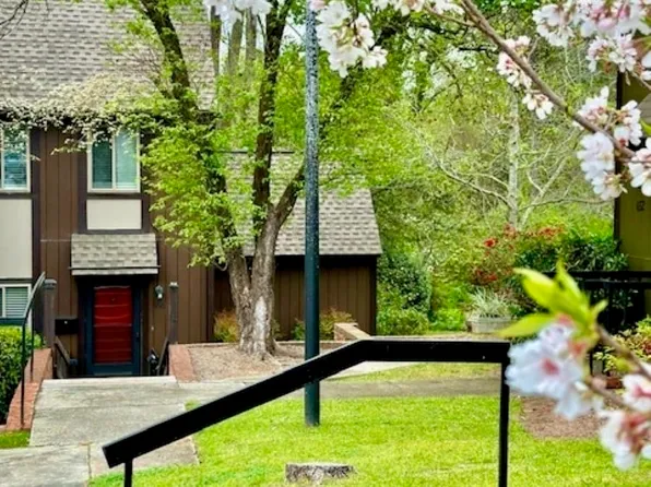 650 Willow Creek Dr, Macon, GA 31204