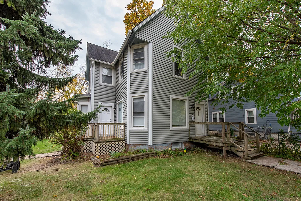 4 bed, 1416 sqft, $2,200 — Photo 3