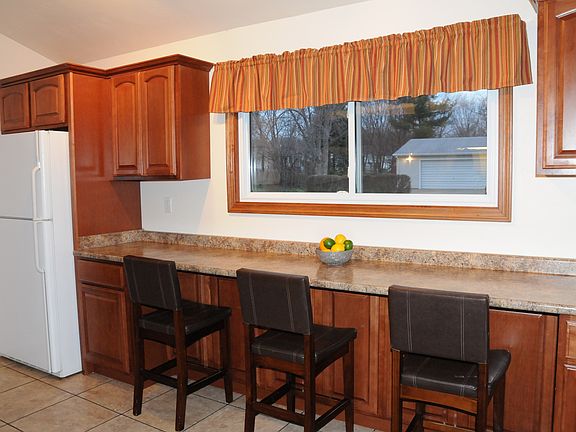 5th image of 273 Beechwood Ave