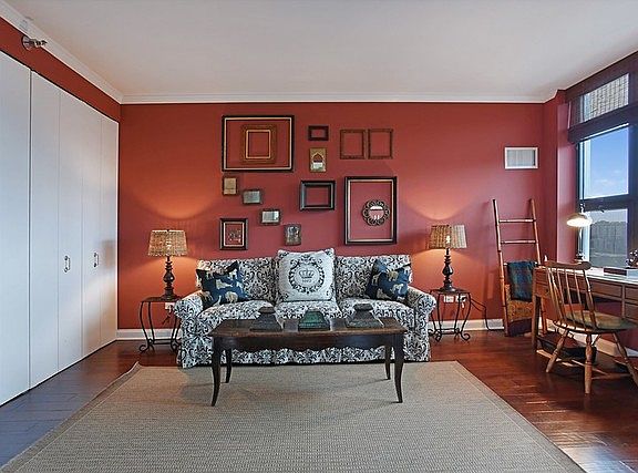 4th image of 501 N Clinton St APT 1302