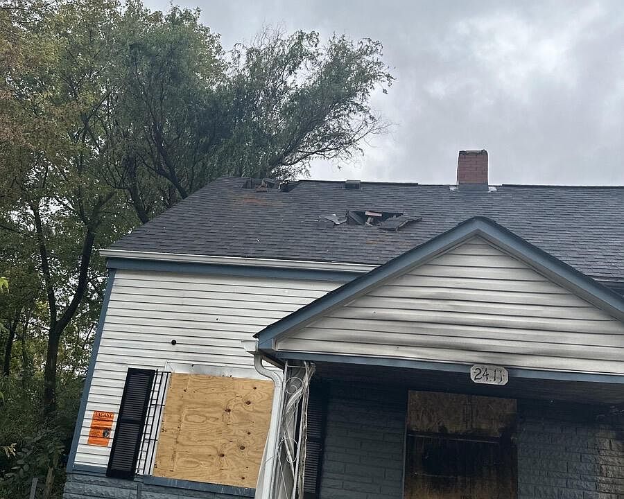 2nd image of 2411 Velma Ave