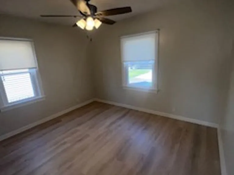 406 Wills Ave — Photo 6