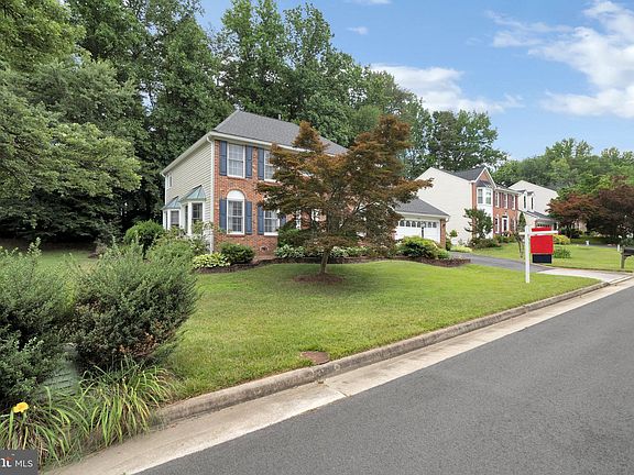 4th image of 7993 Oak Bridge Ln