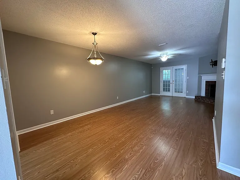1413 19th Ave NE — Photo 4