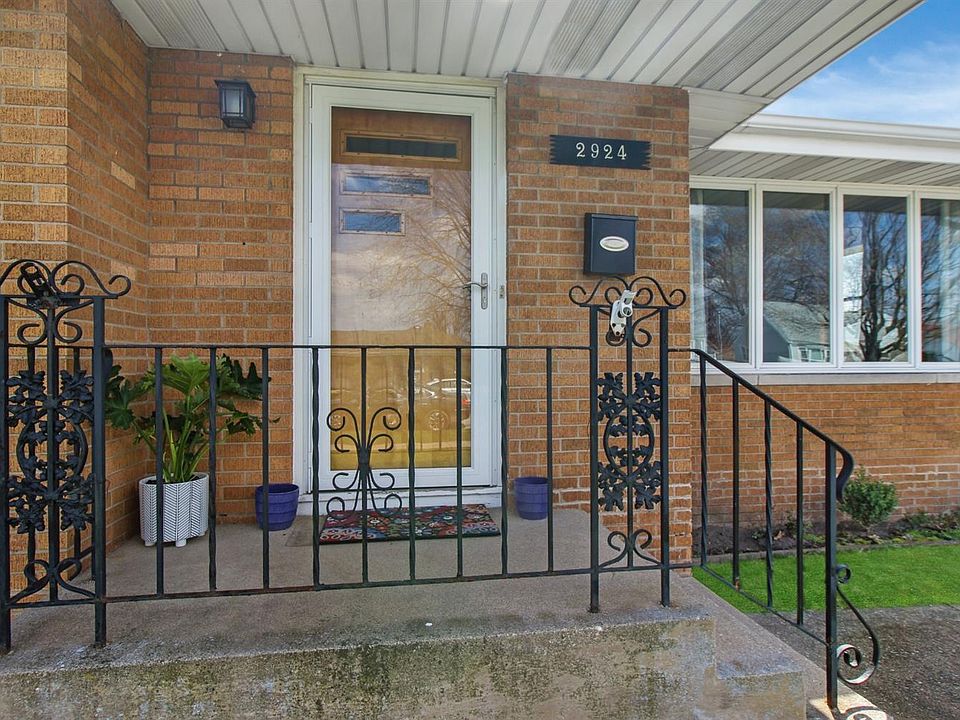 1st image of 2924 Franklin Ave