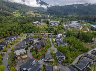 2943 Strangway Pl, Squamish, BC V8B 0P8